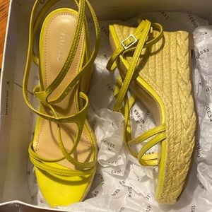 GUESS YELLOW WEDGE PLATFORM SANDALS EUC 7M